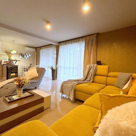 Thea Apartment Temešvár Exteriér fotografie